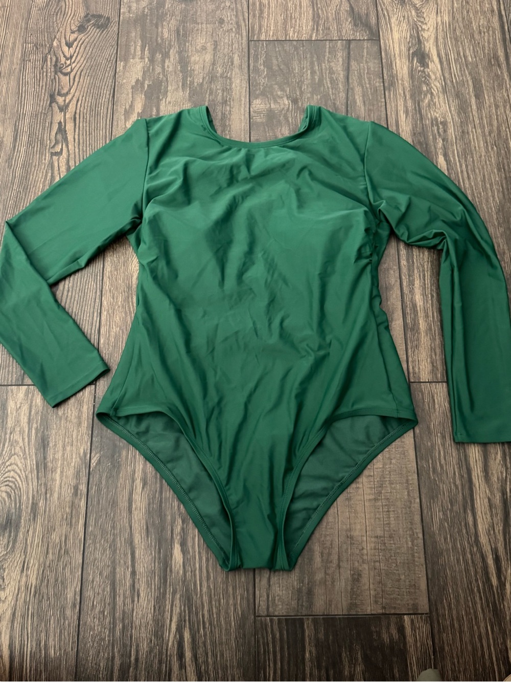Kona sol Long-Sleeve One-Piece Swimsuit in Emerald Green size Large new with tag